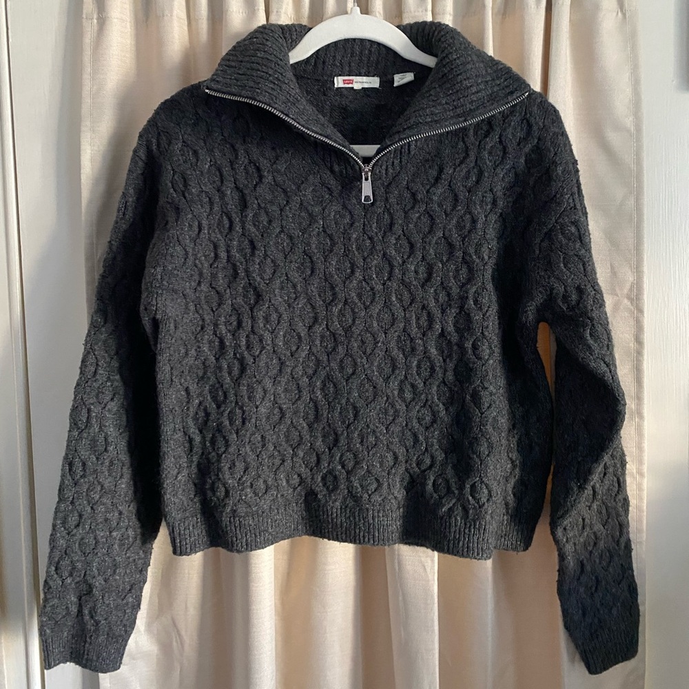 Levi’s Women’s Quarter Zip - dark grey